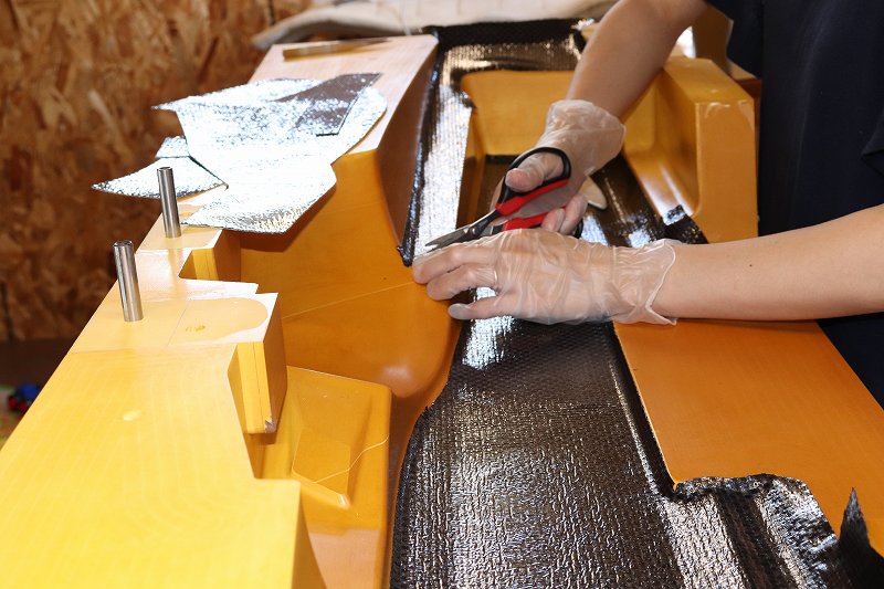 ハンドメイド工程3 | バラエティに富んだハンドメイド工程にて小ロット・単品製作に強い試作が可能です｜広島のCFRP設計・製造ならアスクエイツ